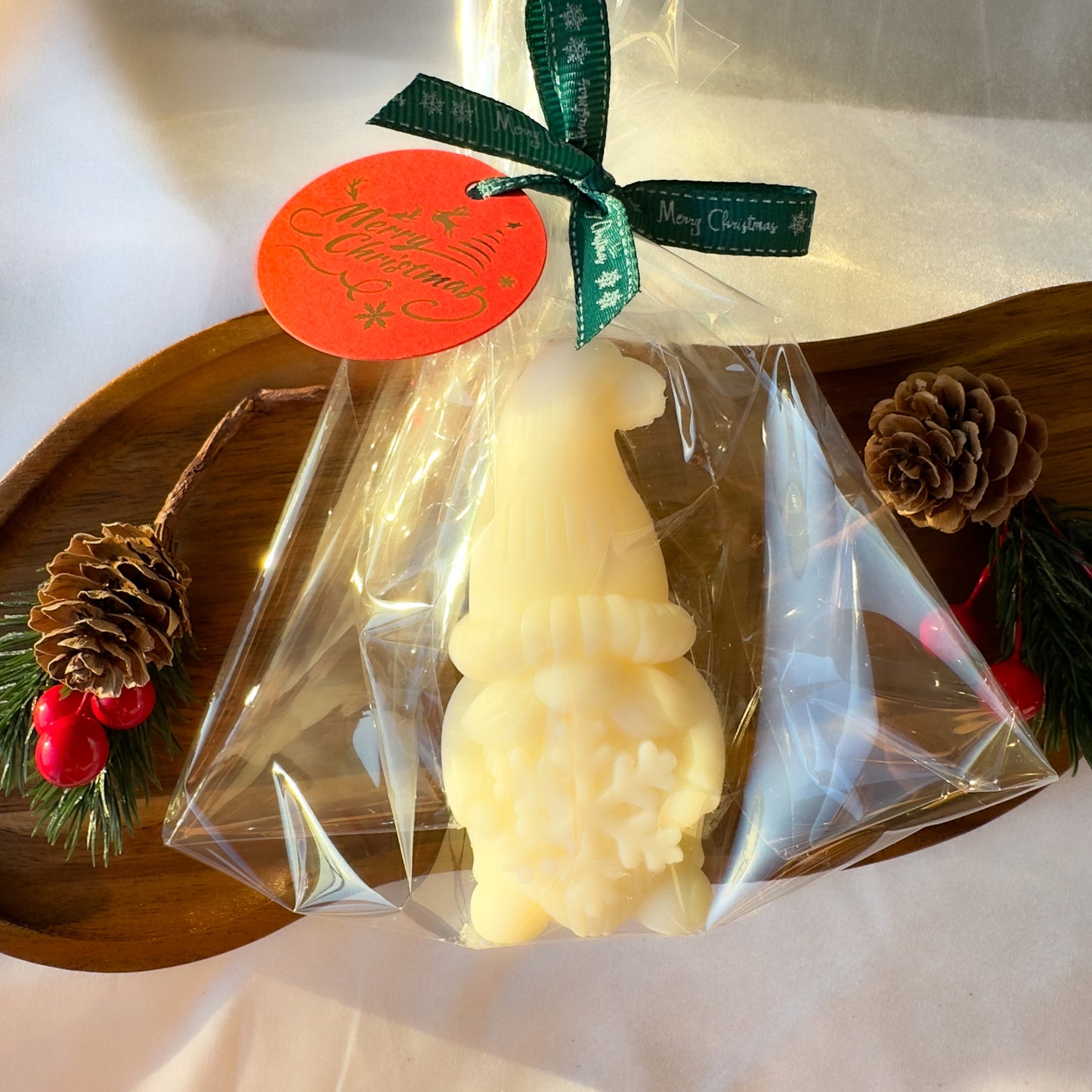 Świąteczny Krasnal z Wosku Kokosowego